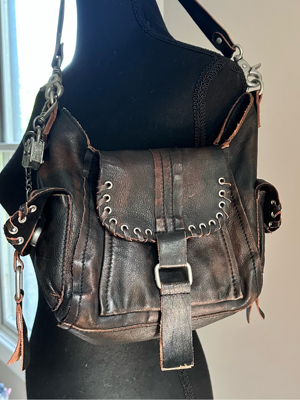 We The Free Baby Leigh Distressed Tote - Aged Graphite - Picture 6 of 11